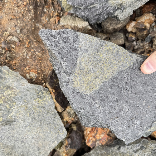 Khaleesi rock chip sample